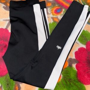 ALO Yoga Airlifted High Waisted 7/8 Car Club Leggings Black/White